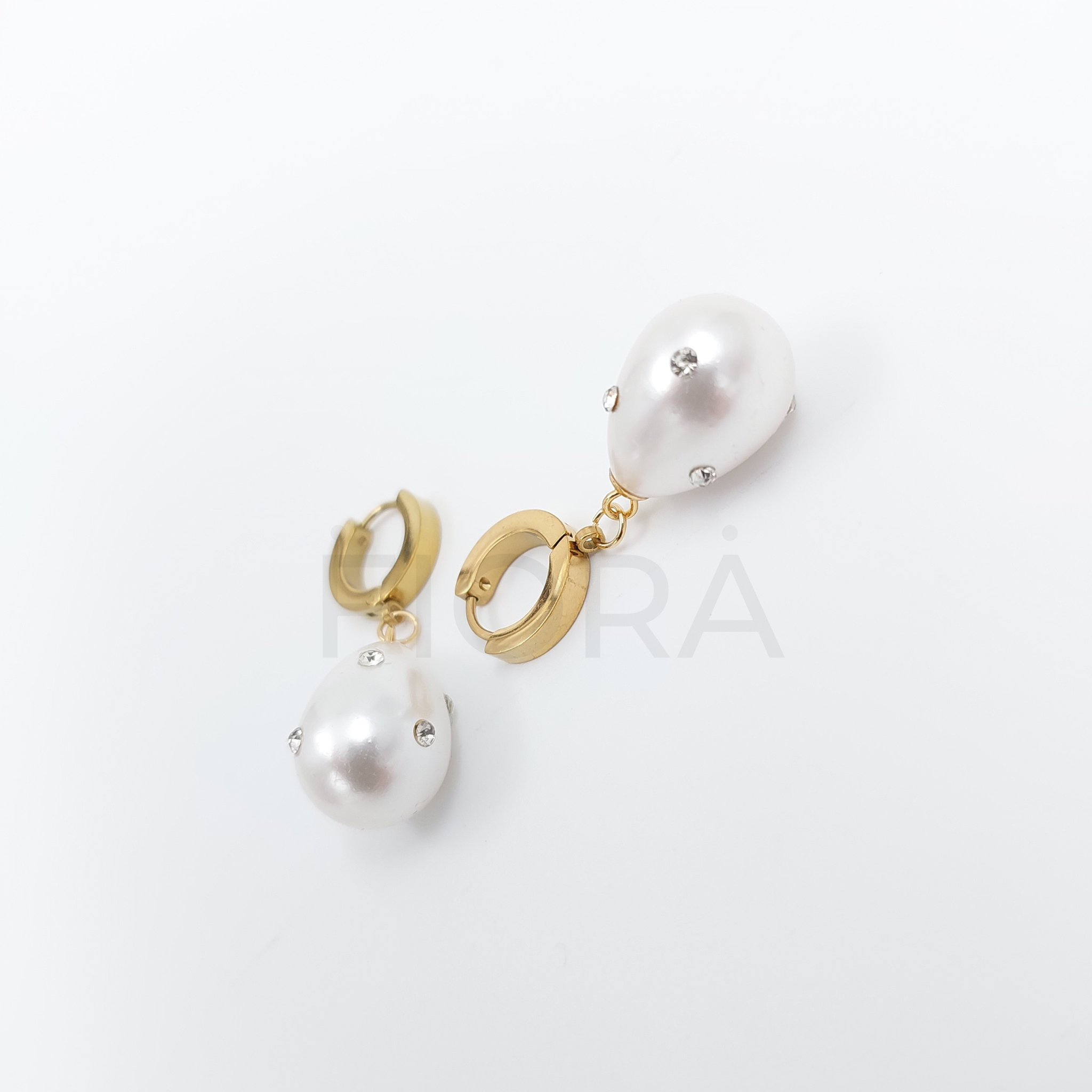 FIORA | The Earrings M025 | Earrings
