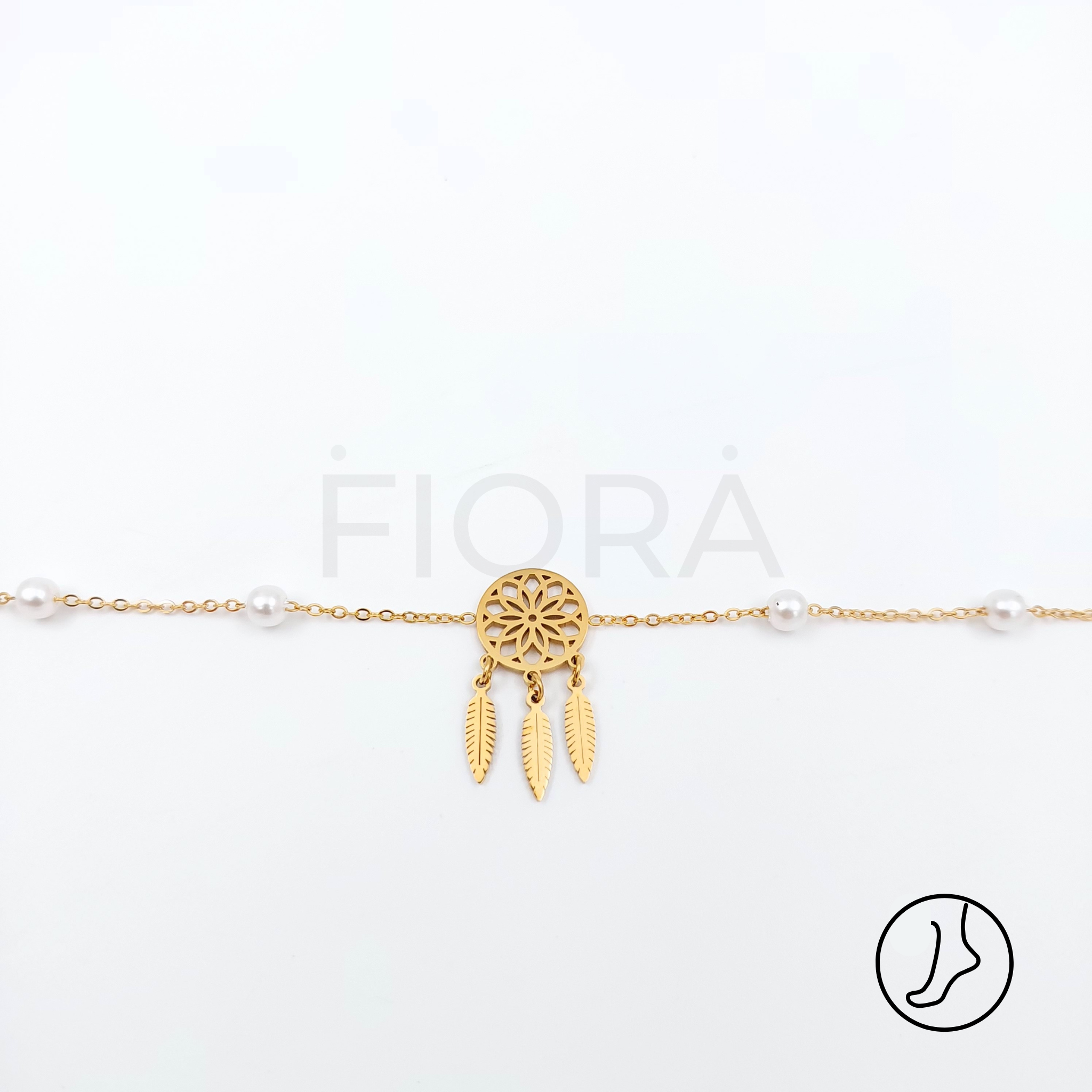 Dreamcatcher anklet in gold with pearls for women.