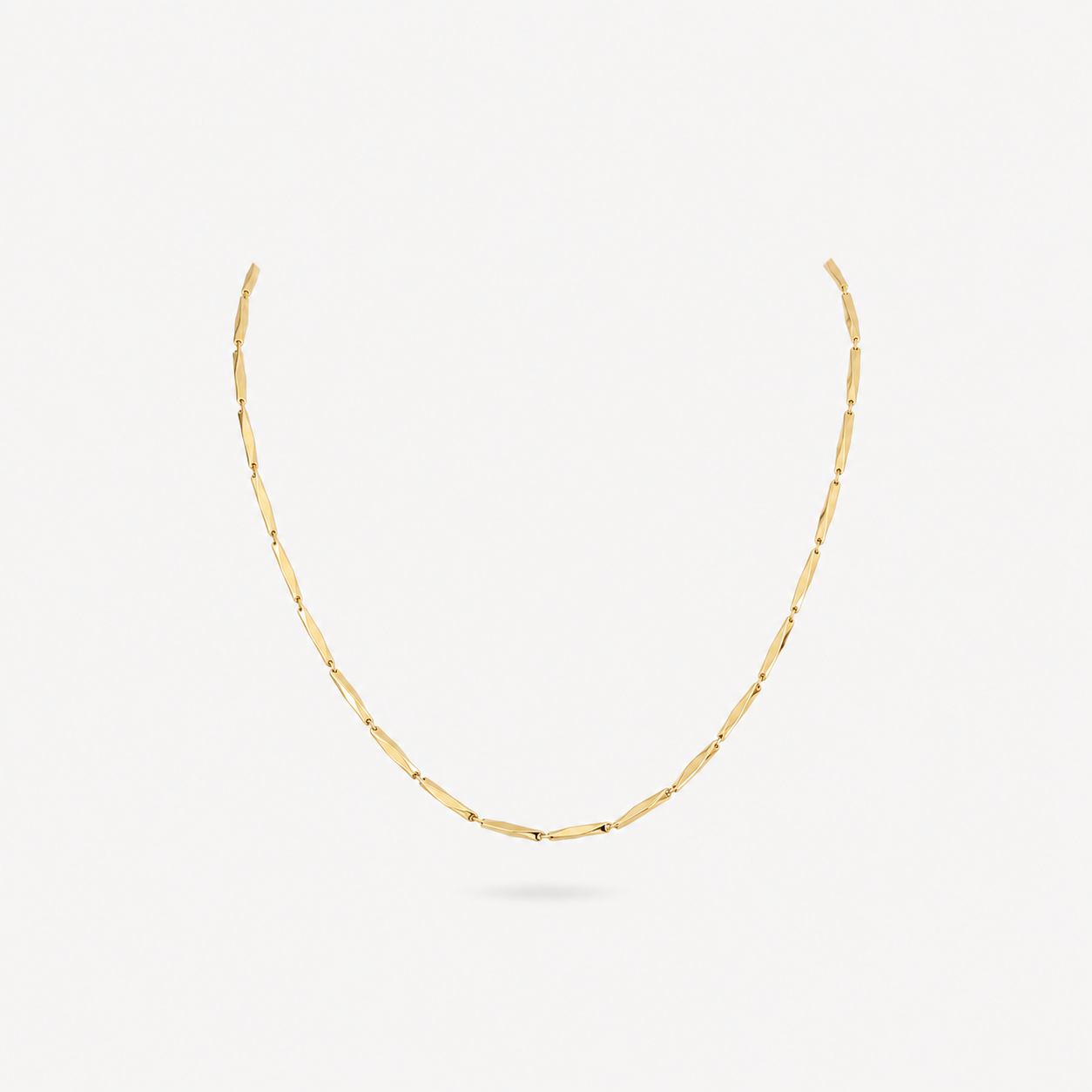 Stylish gold-plated necklaces from the Fiora Bijoux collection